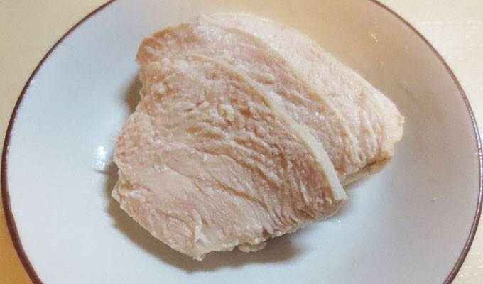 鶏むね肉を柔らかく茹でる方法