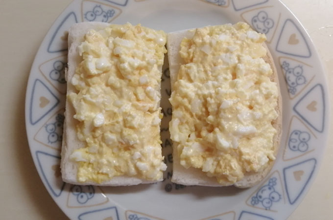 低たんぱく　越後の食パン　レシピ　卵とマヨネーズのオープンサンド